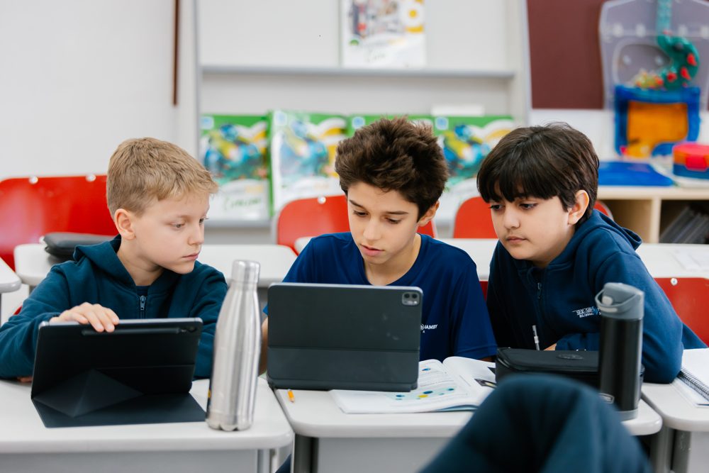 Alunos do Ensino Fundamental da SEE-SAW